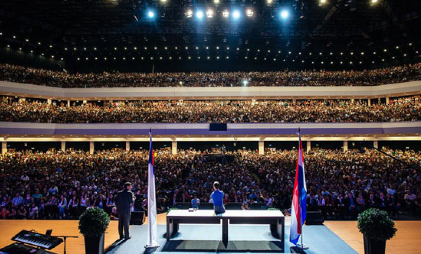 力克胡哲巴拉圭佈道 史無前例萬人歸主