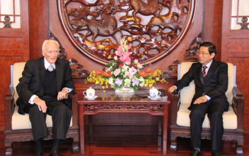 葛培理布道团访上海宗教局 筹备第二届中美论坛