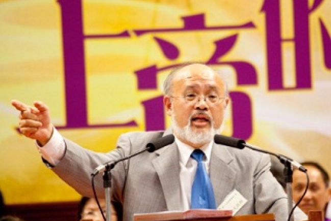 崇基院長盧龍光:丁光訓未說過「因愛稱義」