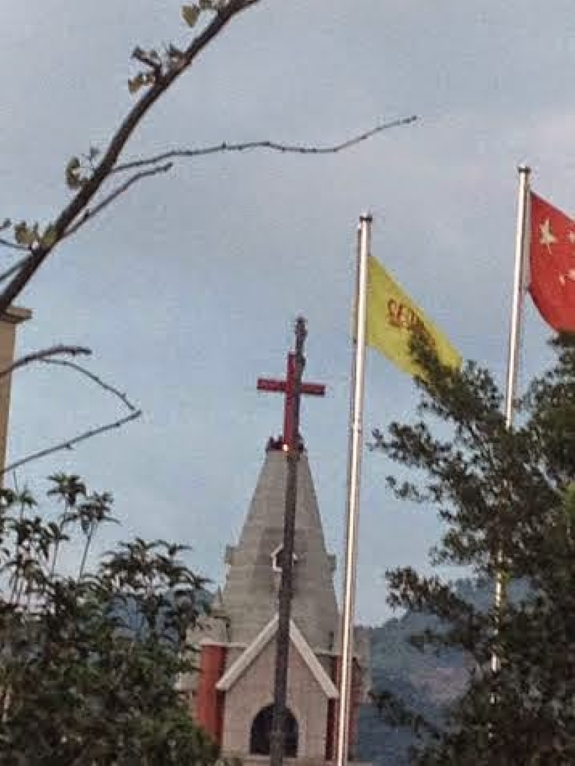 溫州平陽顯僑教堂信徒守護113天 十字架遭政府強拆