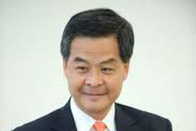 梁振英「沒任何經濟貢獻」論惹宗教體育界反彈