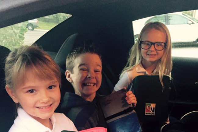 十萬名學生響應「帶聖經上學日」為主作見證