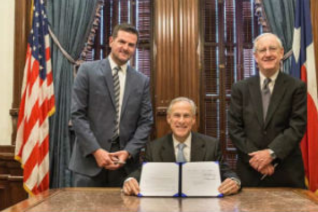 德州州長簽署法案 終止強制納稅人為墮胎買單