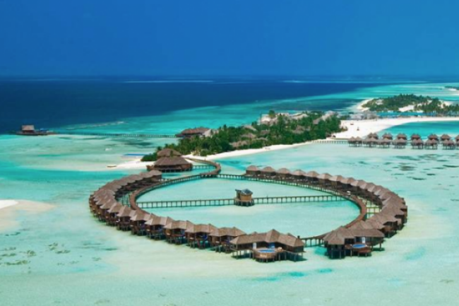 四亞洲渡假天堂 宗教自由欠奉