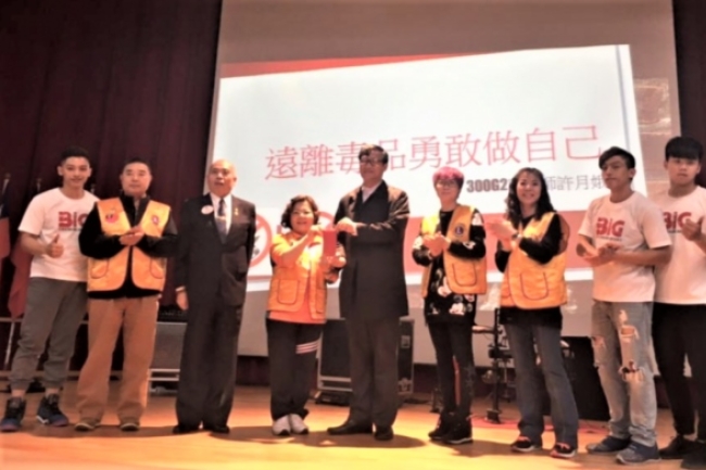 邊緣牧師組樂團 阻斷黑道吸少年