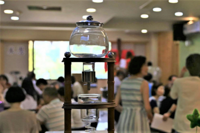 咖啡廳教會 活化空間連接社區