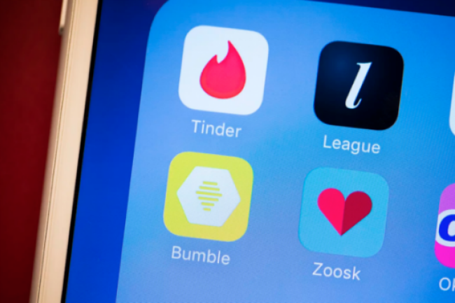 四分一TINDER用戶已有戀人 更易有社交病態