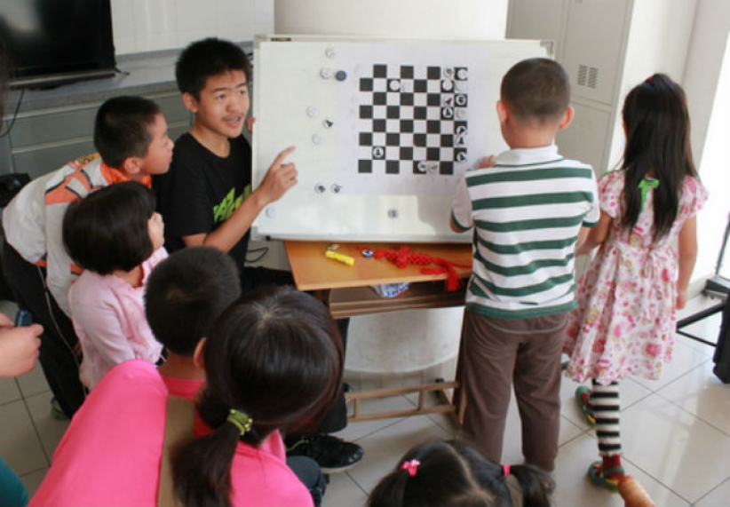 中台两地教会办象棋团 对奕悟出基督是元帅