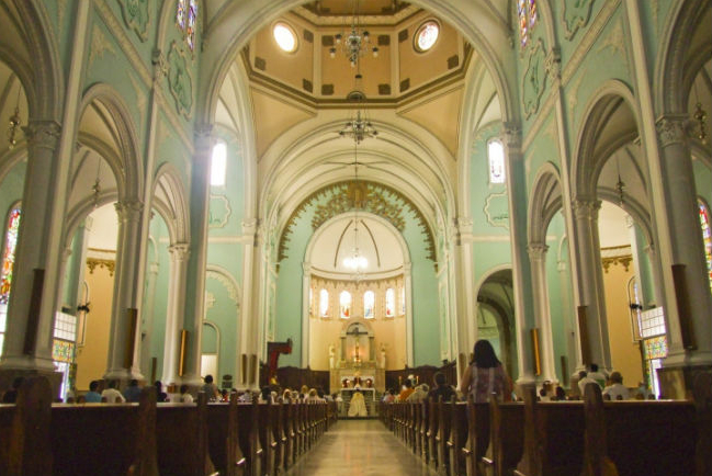 事奉者應有的心志：謙卑順服便不至被打倒