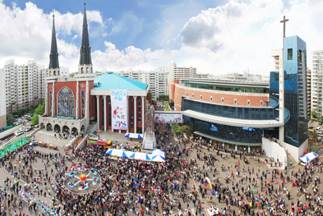 南韓萬人教會世襲惹爭議 牧者促接棒制度化