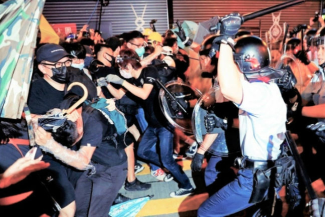 港澳辦言論迴旋對立？各界促港府獨立調查降溫