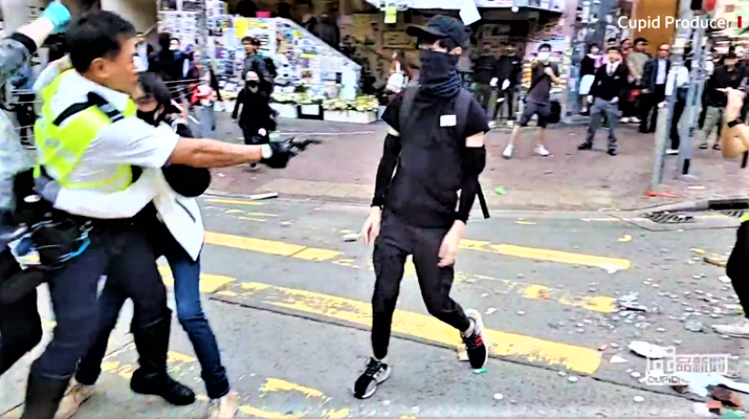 11.11警開槍21歲示威者危殆 多區施放催淚彈