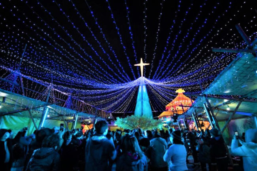 台灣基督教燈會 獨創十字架尖塔傳主光