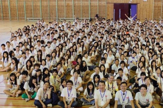 西班牙華人教會培訓信二代 未來領袖雙語傳教