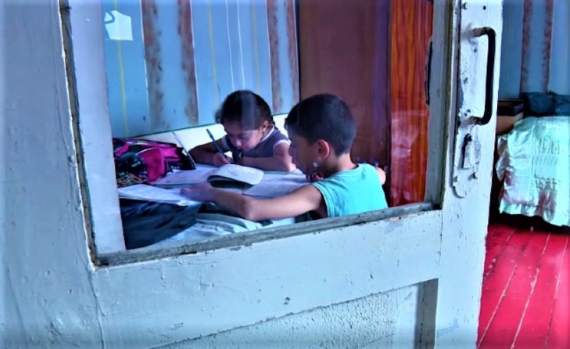 儿童权益机构阅读日赠书 弱势社群识字展开新生 