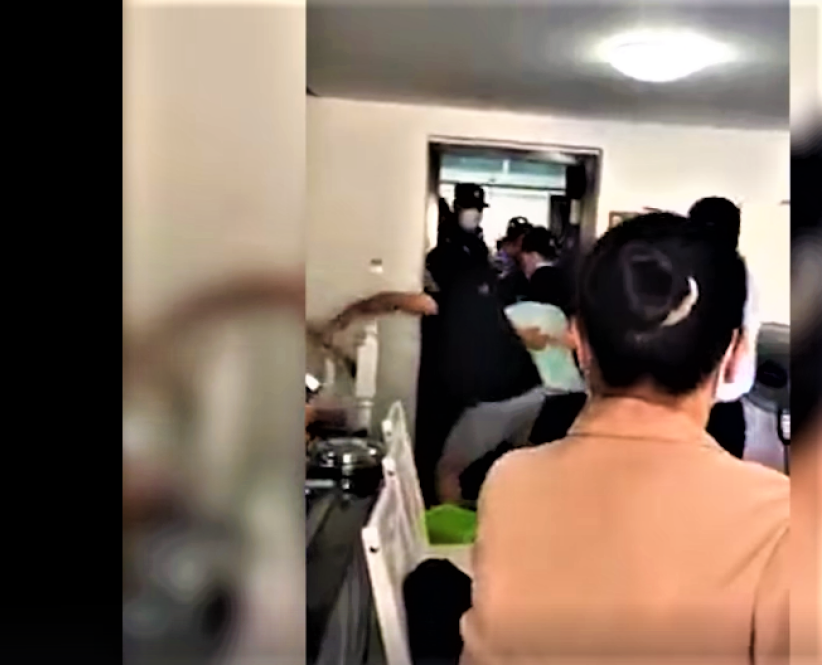 厦门杏光教会拒入三自警察破门拉人 师母：只效忠天上君王 