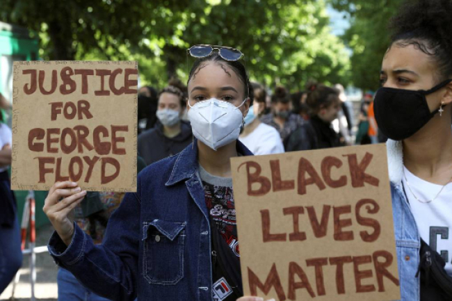 美黑人遭警暴亡示威捲全國 社運牧師促關注黑人權益