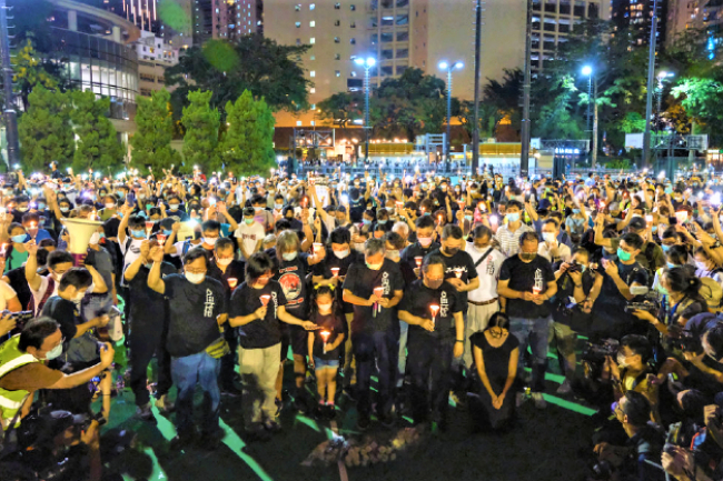 國安法壓港「六四」31周年悼念燭光遍地開花