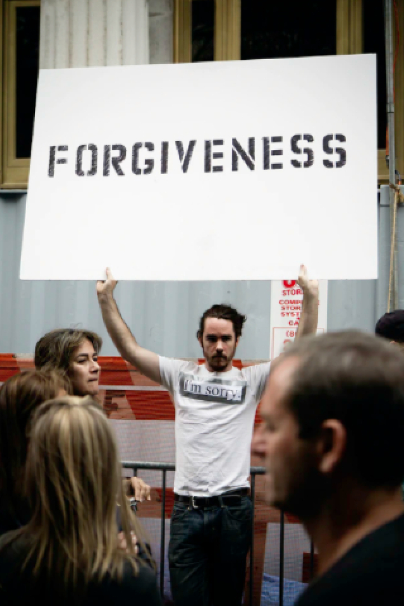 唐崇荣牧师证道：免人债认己罪世界现和平 