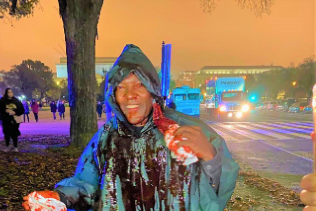 美總統選舉萬人敬拜會 牧師遇襲疑撒但教所為