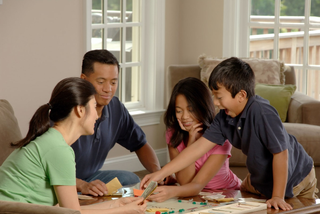 論壇研究:青少年家庭認同感低 促教局開家長課程了解子女