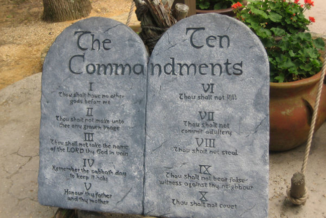 北卡羅萊納州學校 矗立聖經十誡遭禁止