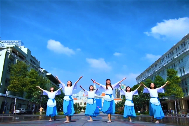 全球24小時在線敬拜 10種語言演唱復興之歌