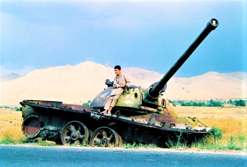 塔利班閃電攻陷阿富汗：秘密信徒憂伊斯蘭法重臨 