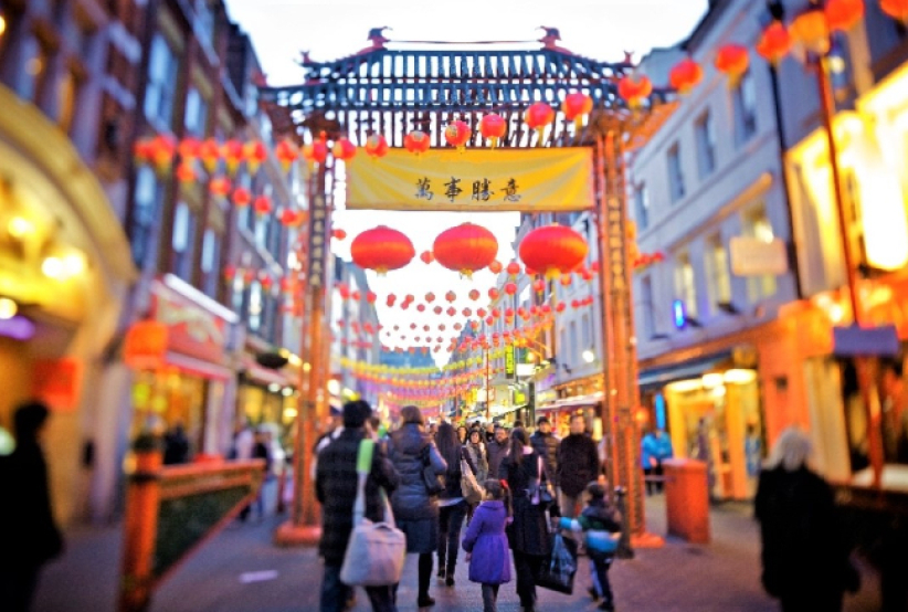 英國華人牧者成立「茶館」 冀港移民融入社群  