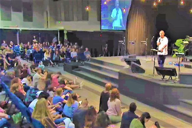 華裔牧師陳恩藩年初離港 續勉信徒按恩賜侍主