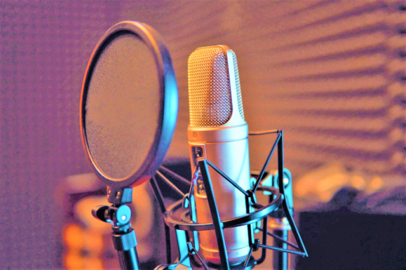 环球电台新总干事8月履职:时代变迁负担依旧