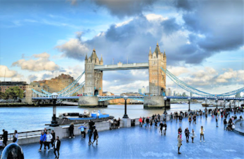 逾600英教会支援13万港移民 强调港人非难民    