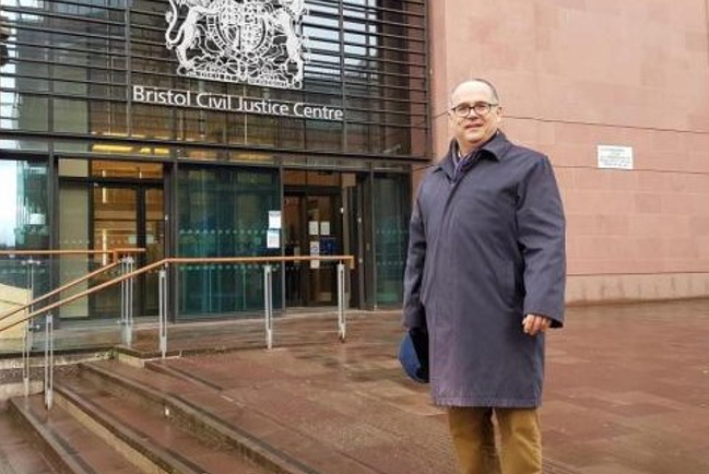 牧師街頭傳教遭票控 案件被駁回高呼勝利