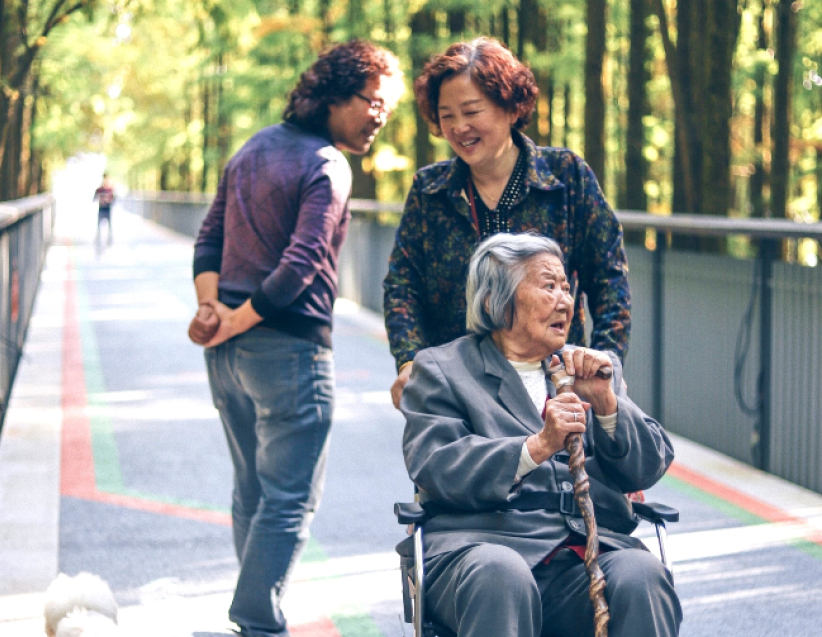 调查：照顾者每周工作61小时 倡议制定休息日 