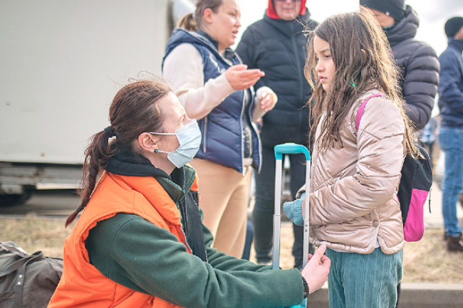 烏克蘭難民恐被販賣 宣明會輔導離散兒童