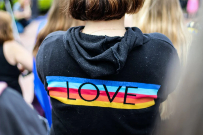 明光社探討青少年同性傾向 康貴華：疏理情感依賴的根源