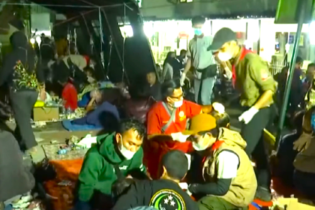 印尼5.6級地震162名兒童罹難 災民：7個孩子還沒找到