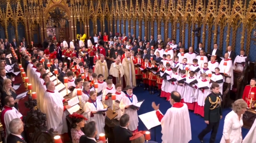 查理斯三世加冕禮：聖詩頌揚基督賜人喜樂與祝福 