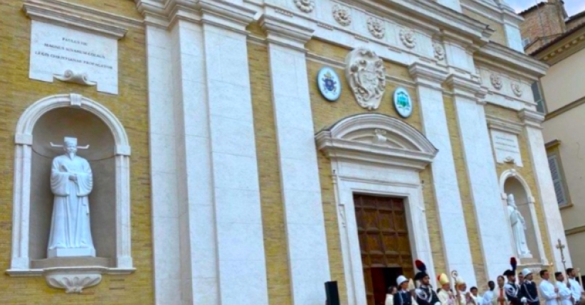 徐光启与利玛窦雕像揭幕：和平使者促东西方文化交流