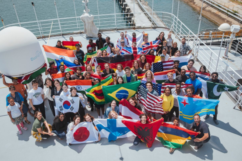 福音船航行七大洋 述说年轻人海上生活的故事  