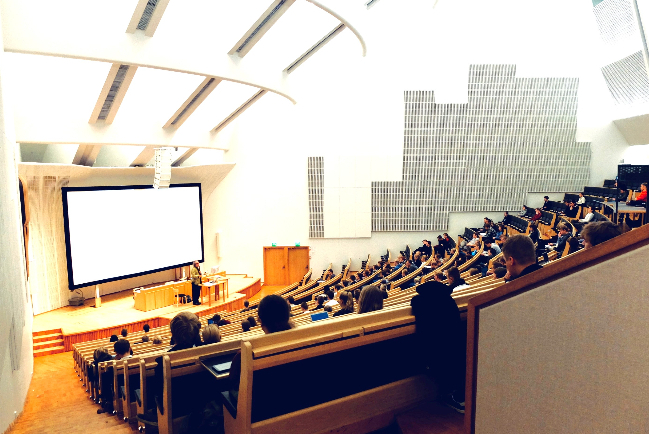 英國宗教研究科學生下降 神學影響世界力度受挫？