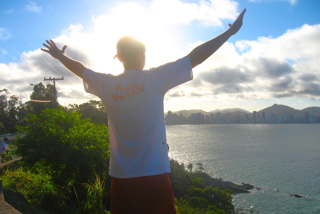 健康神學講座 許開明：與神緊密走出負面情緒