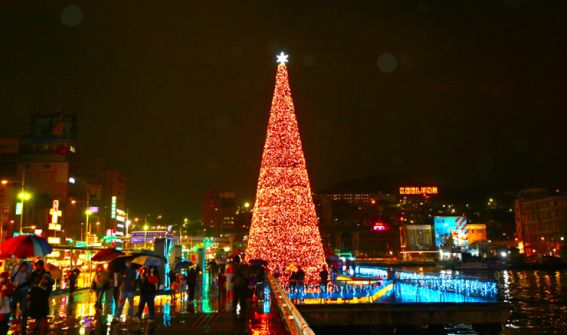 基隆圣诞树点亮环保LED灯 打造基督兴隆之城 