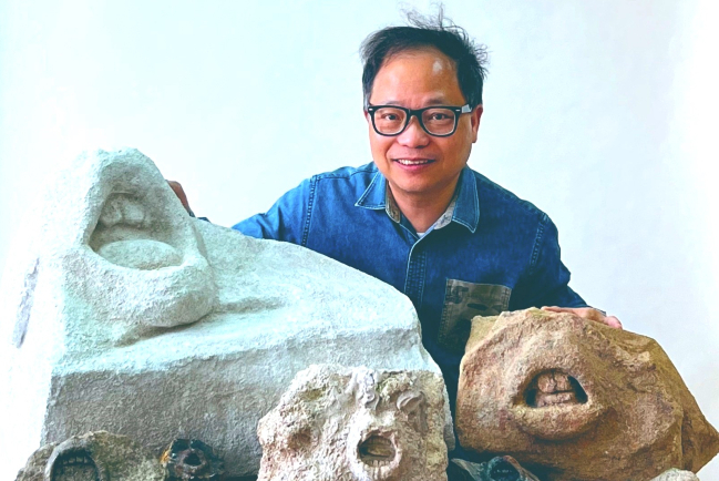 平凡石頭開口《讚美》上帝！ 周文志的雕塑活化工程