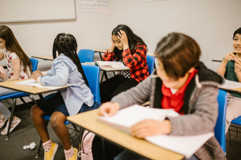 美疾制中心调查：疫情封锁心灵 44%学生感悲伤