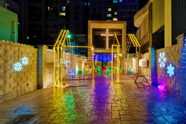 新竹13教會聯辦燈會 光雕藝術喻耶穌驅黑暗