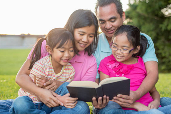 青少年信仰持久靠嬉皮牧師? 研調:沒家庭門訓離教率高7倍