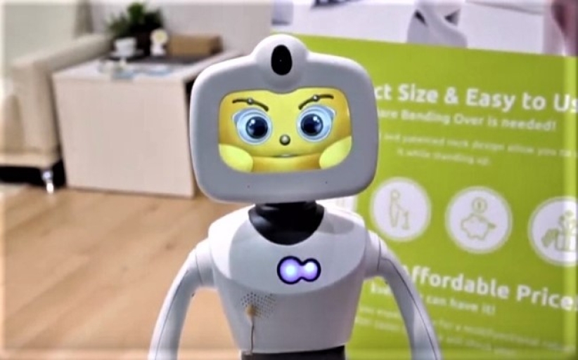 創新智能家居機械人 提食藥講福音為長者作伴