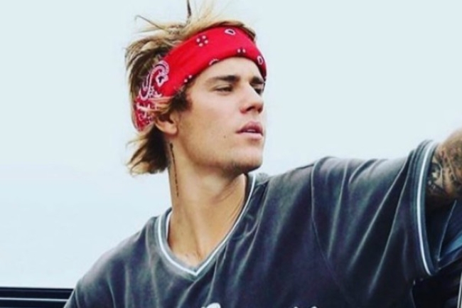 小賈斯汀向IG粉絲翻唱榜首基督教歌《不顧一切的愛》