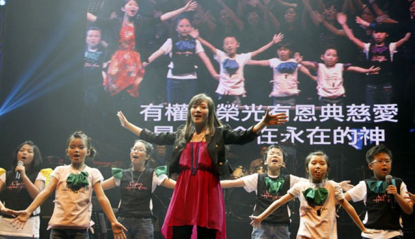 讚美之泉主唱鄭懋柔傳道分享敬拜歌手十大秘訣